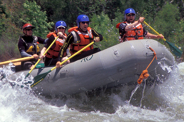 How You Participate in Rafting the River